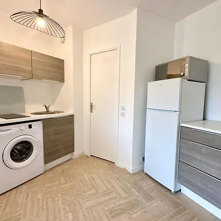 Apartment Bright Studio With Pool And View