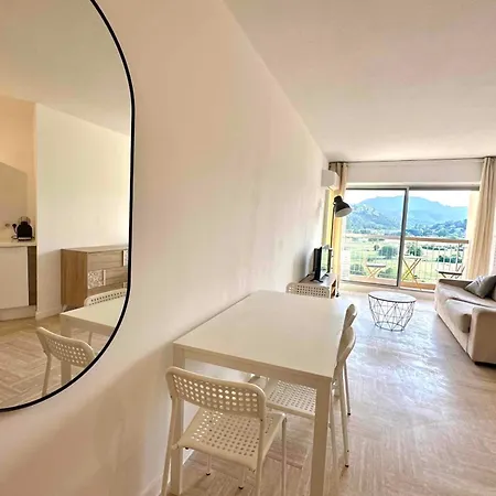 Apartment Bright Studio With Pool And View *